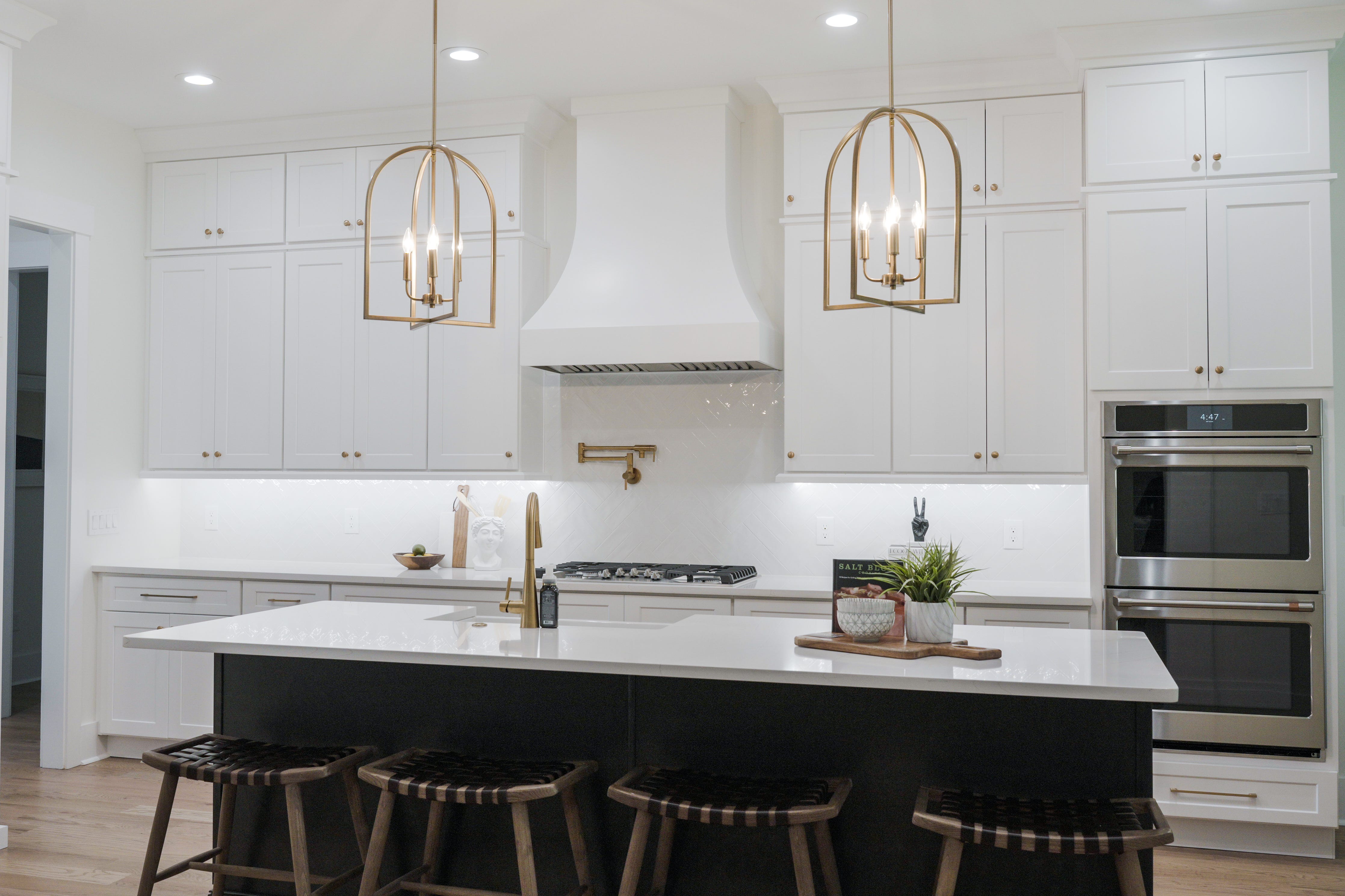 Minimalist Kitchen Designs - Featuring Hoodsly's Trimless Collection